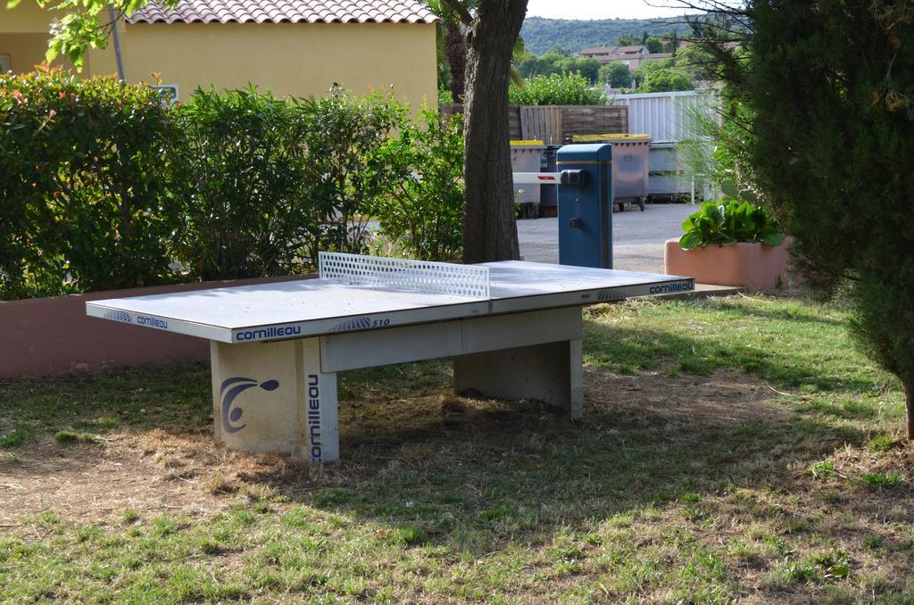 Camping La Vidaresse Hotel Sainte-Anastasie-sur-Issole Exterior foto