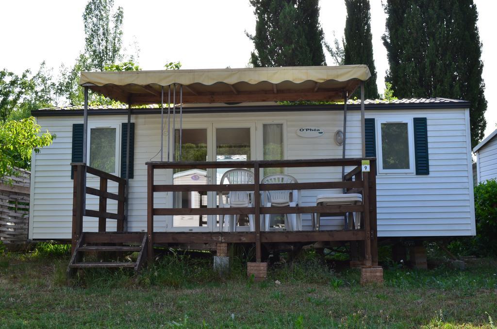 Camping La Vidaresse Hotel Sainte-Anastasie-sur-Issole Exterior foto