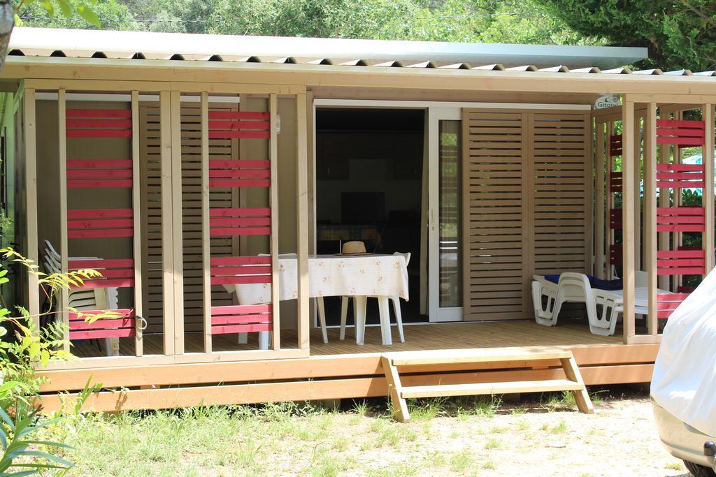 Camping La Vidaresse Hotel Sainte-Anastasie-sur-Issole Exterior foto